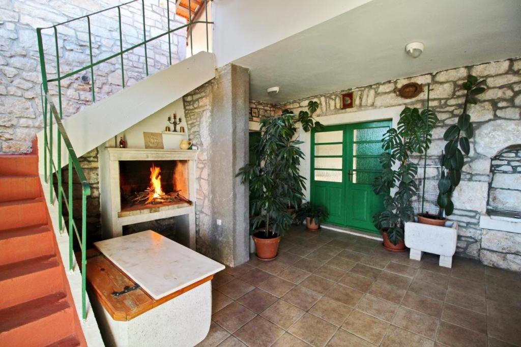 Apartment Lucija Vela Luka Esterno foto
