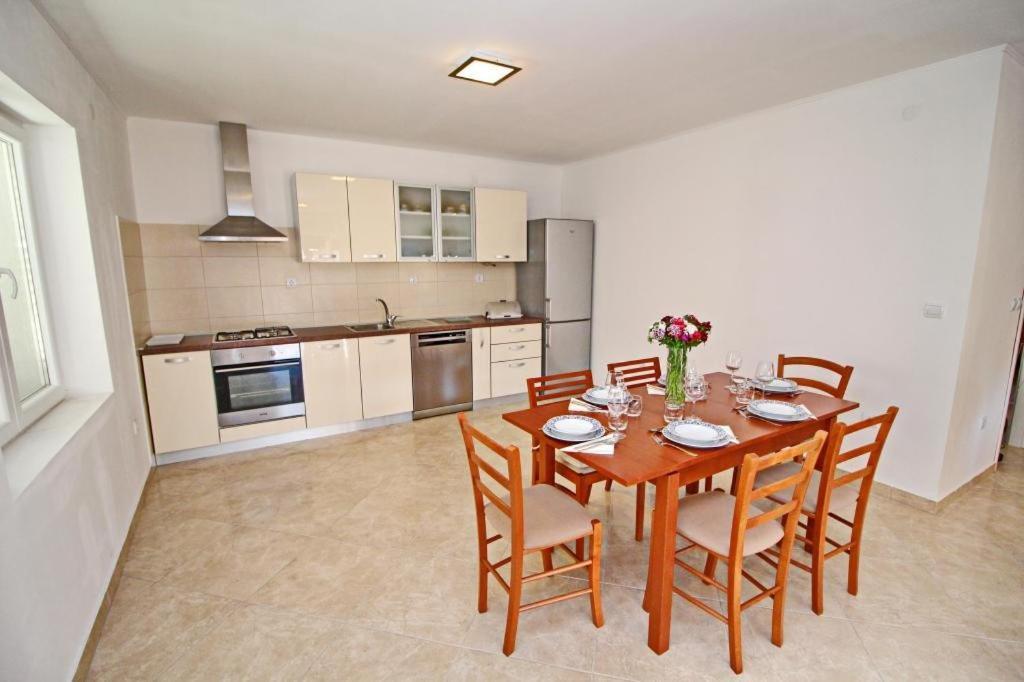 Apartment Lucija Vela Luka Esterno foto